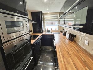 Kitchen- click for photo gallery